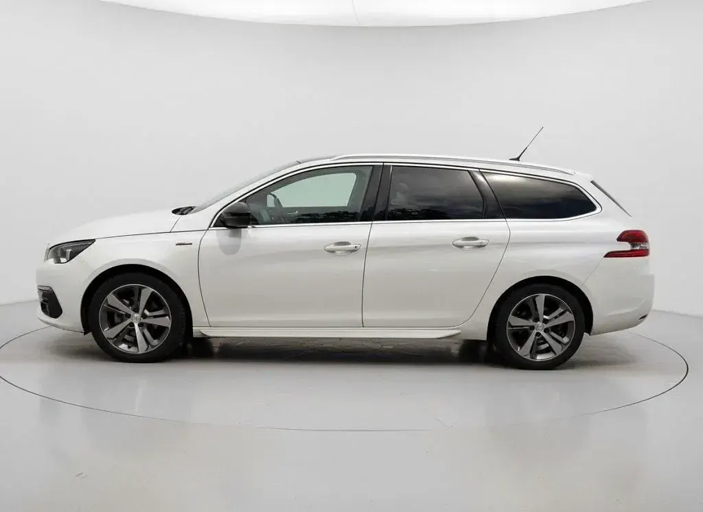 Gebraucht Peugeot 308 GT-line 131 PS (96 kW) 2019 Weiß Limousine