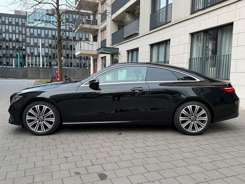 Second-hand Mercedes E200 184 CP (135 kW) 2018 Negru Coupe