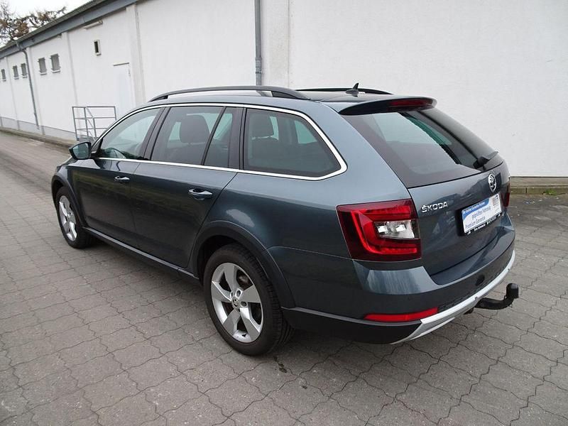 Gebraucht Skoda Octavia 184 PS (135 kW) 2018 Grau Kombi