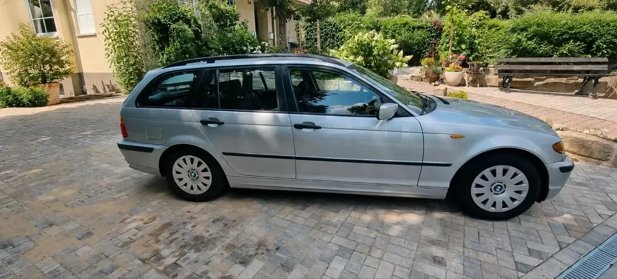 Gebraucht BMW 318 143 PS (105 kW) 2005 Silber Kombi