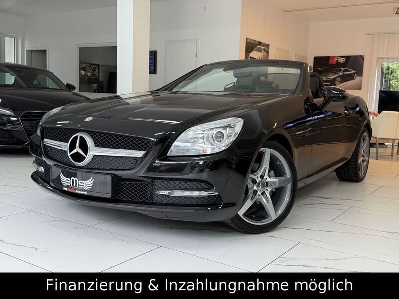 Schwarz Gebraucht 2011 Mercedes SLK200 AMG Cabrio | 19.475 € (Fairer Preis) - Bild 1/4