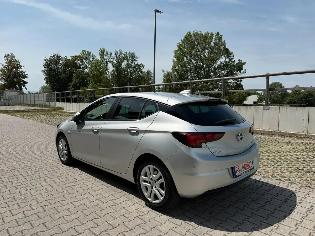 Gebraucht Opel Astra 125 PS (91 kW) 2017 Grau Limousine