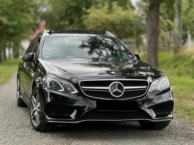 Schwarz Gebraucht 2014 Mercedes E350 AMG Kombi | 12.900 € (Superpreis) - Bild 1/4