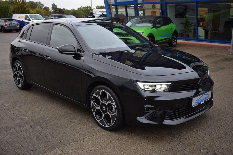 Schwarz Gebraucht 2024 Opel Astra Ultimate Limousine | 22.980 € (Guter Preis) - Bild 1/4