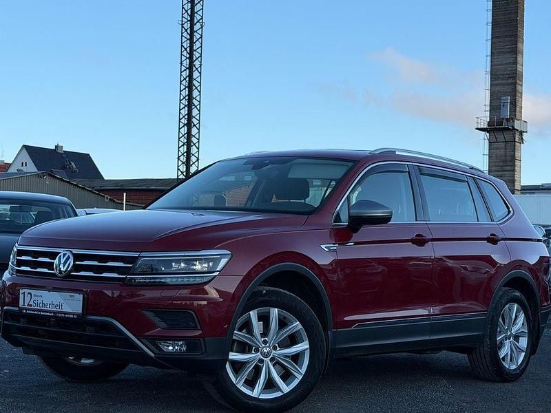 Rot Gebraucht 2020 VW Tiguan Allspace Comfortline SUV | 25.999 € (Superpreis) - Bild 1/4