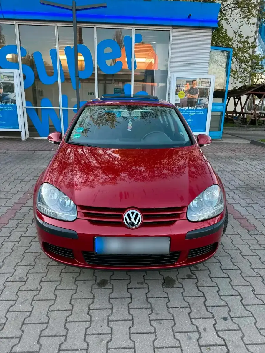 Gebraucht VW Golf V 115 PS (84 kW) 2003 Rot Kleinwagen