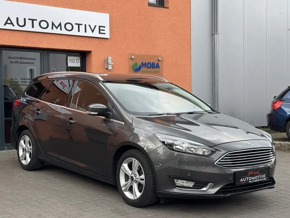 Używany Ford Focus Titanium 125 KM (91 kW) 2015 Szary Sedan/Limuzyna