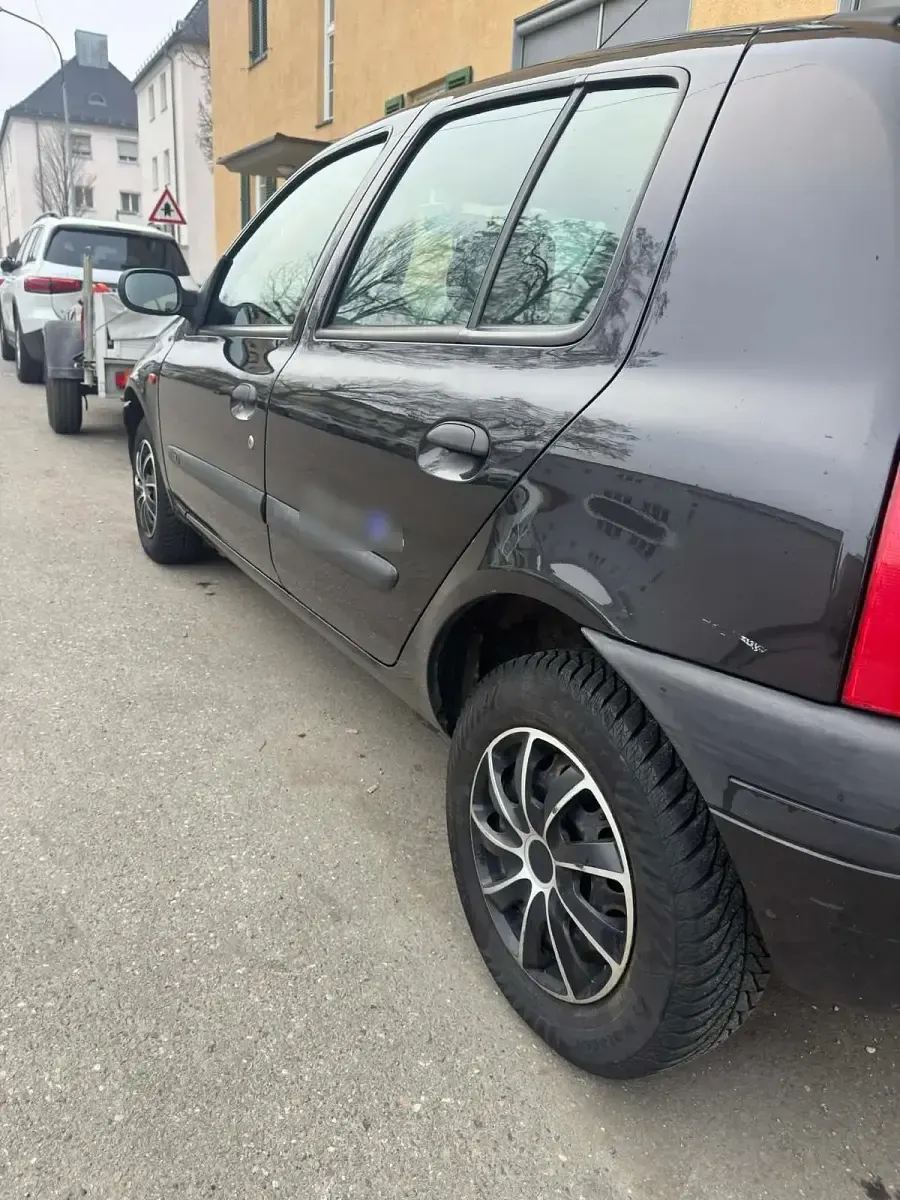 Gebraucht Renault Clio II 58 PS (42 kW) 2000 Schwarz Kleinwagen