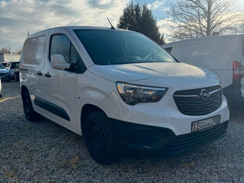 Weiß Gebraucht 2019 Opel Combo Edition Van / Kleinbus | 12.999 € (Fairer Preis) - Bild 1/4