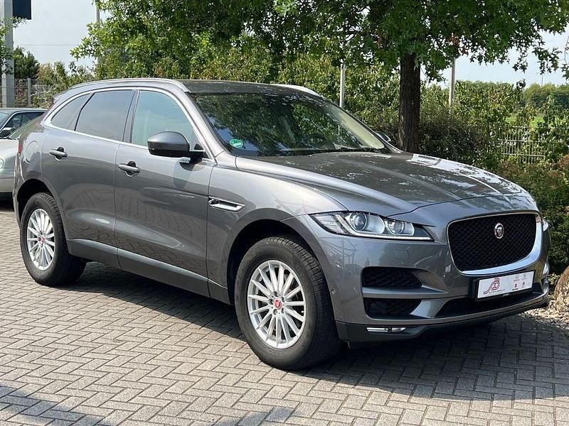 Grau Gebraucht 2017 Jaguar F-Pace Prestige SUV | 20.995 € (Fairer Preis) - Bild 1/4