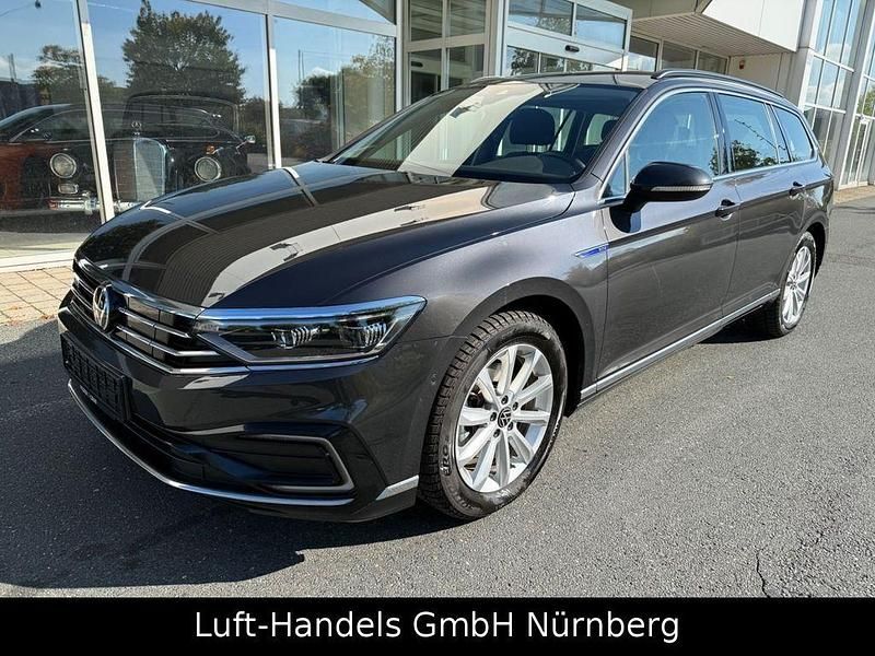 Grau Gebraucht 2022 VW Passat GTE Kombi | 27.960 € (Fairer Preis) - Bild 1/4