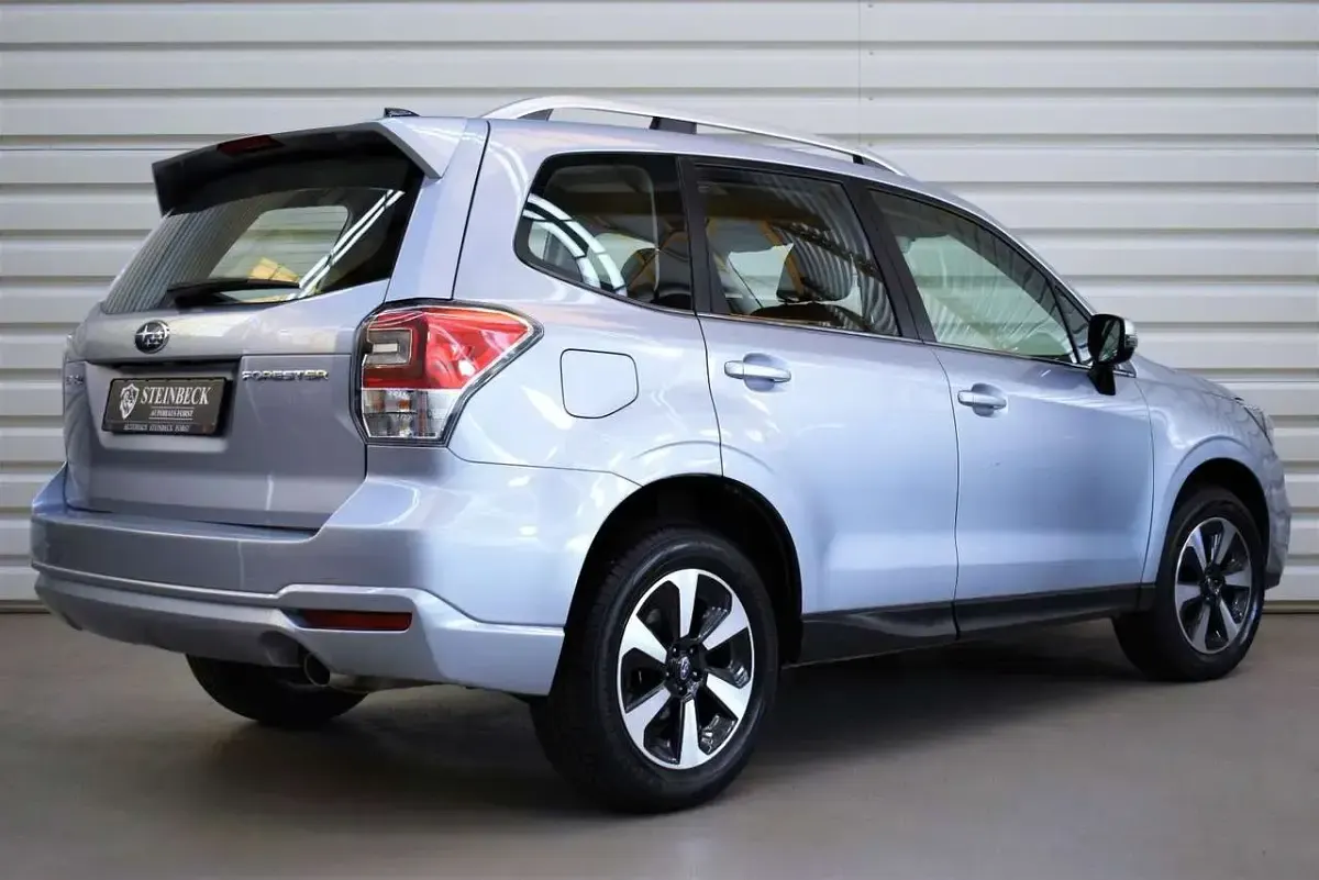 Gebraucht Subaru Forester 150 PS (110 kW) 2019 Ice silver SUV