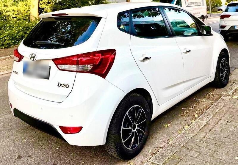 Gebraucht 2012 Hyundai ix20 Van / Kleinbus | 4.300 € - Bild 1/4