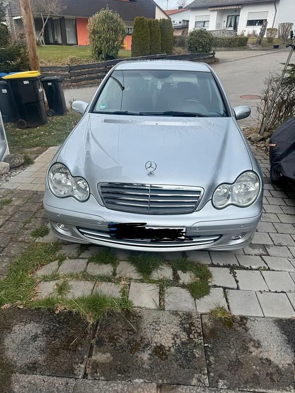 Gebraucht Mercedes C180 140 PS (102 kW) 2004 Silber Limousine