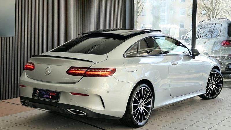 Gebraucht Mercedes E220 AMG line 194 PS (142 kW) 2018 Silber Coupé