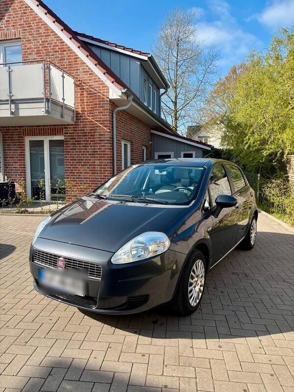 Grau Gebraucht 2009 Fiat Grande Punto Racing Kleinwagen | 3.790 € (Fairer Preis) - Bild 1/4