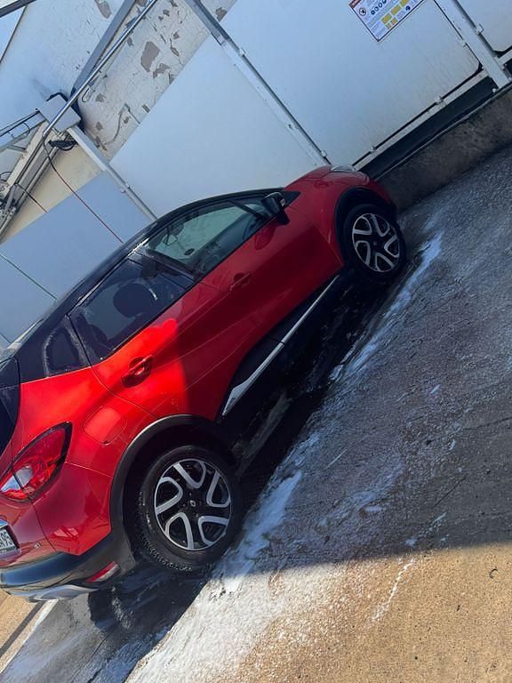 Gebraucht Renault Captur XMOD 110 PS (80 kW) 2016 Rot SUV