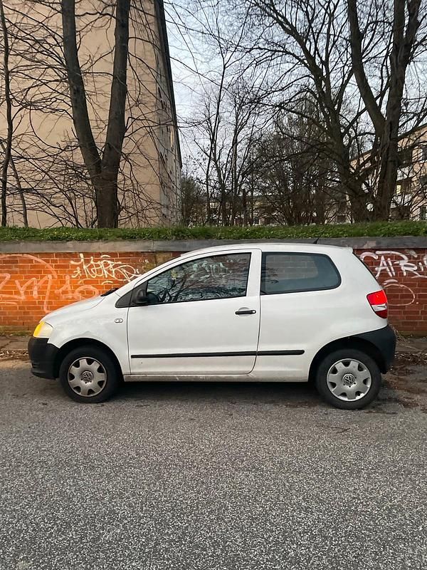 Gebraucht VW Fox 54 PS (39 kW) 2010 Weiß Kleinwagen