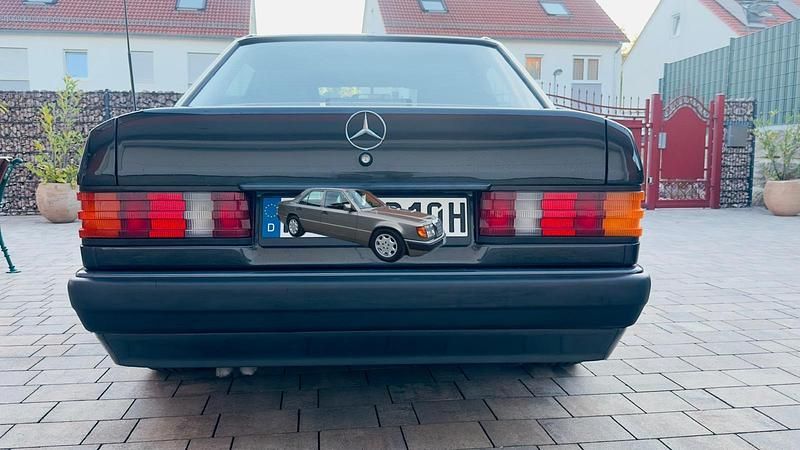 Gebraucht Mercedes 190 Sportline 160 PS (117 kW) 1992 Schwarz Limousine