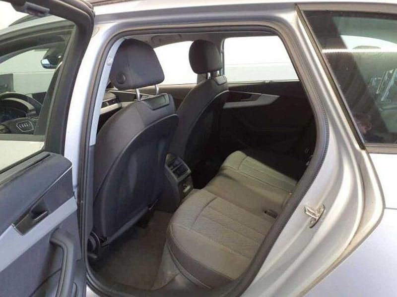 Gebraucht Audi A4 Basis 163 PS (119 kW) 2023 Silber Kombi
