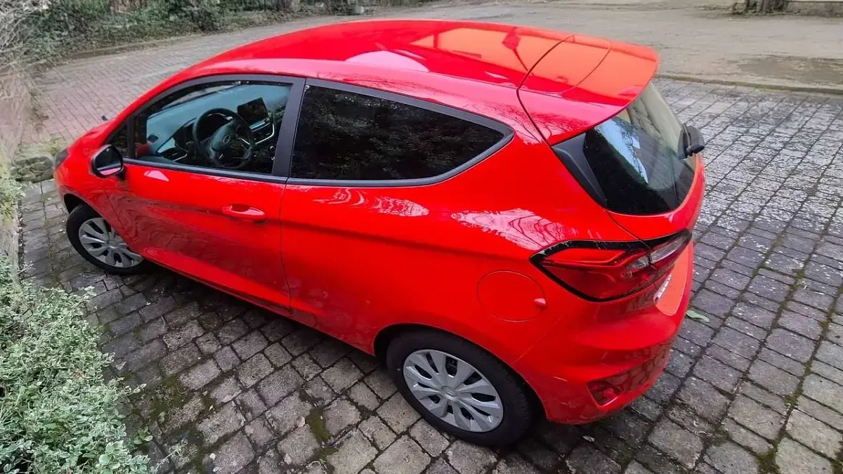 Gebraucht Ford Fiesta Trend 75 PS (55 kW) 2022 Rot Kleinwagen
