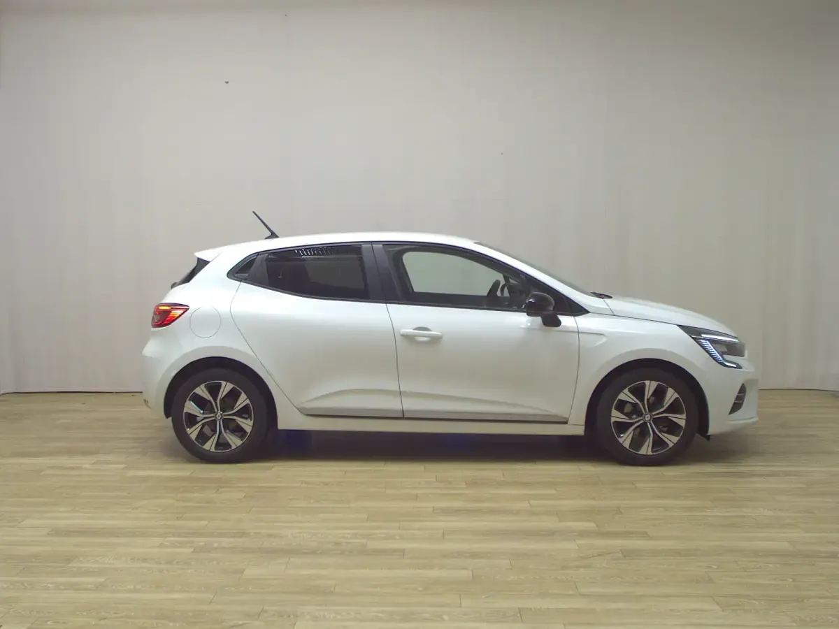 Second-hand Renault Clio V Evolution 91 CP (66 kW) 2022 Alb Berlinǎ