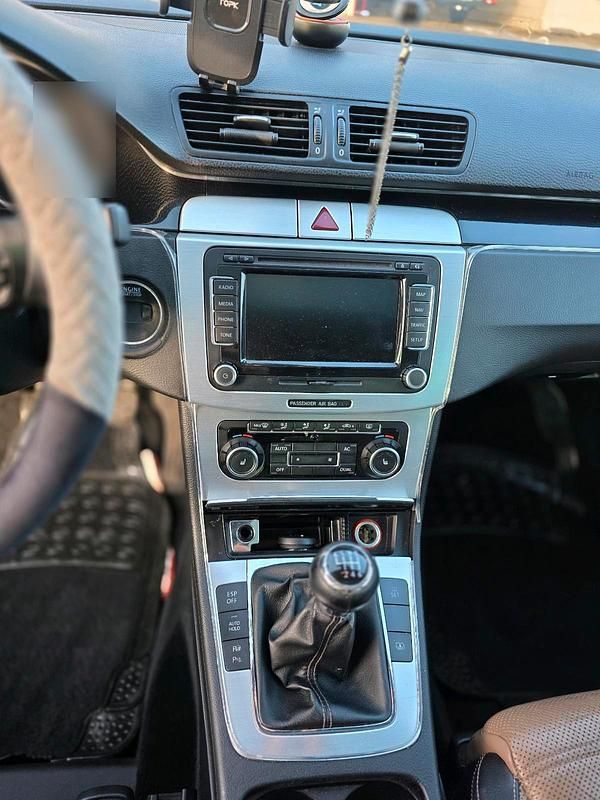 Second-hand VW CC 160 CP (117 kW) 2010 Negru Berlinǎ