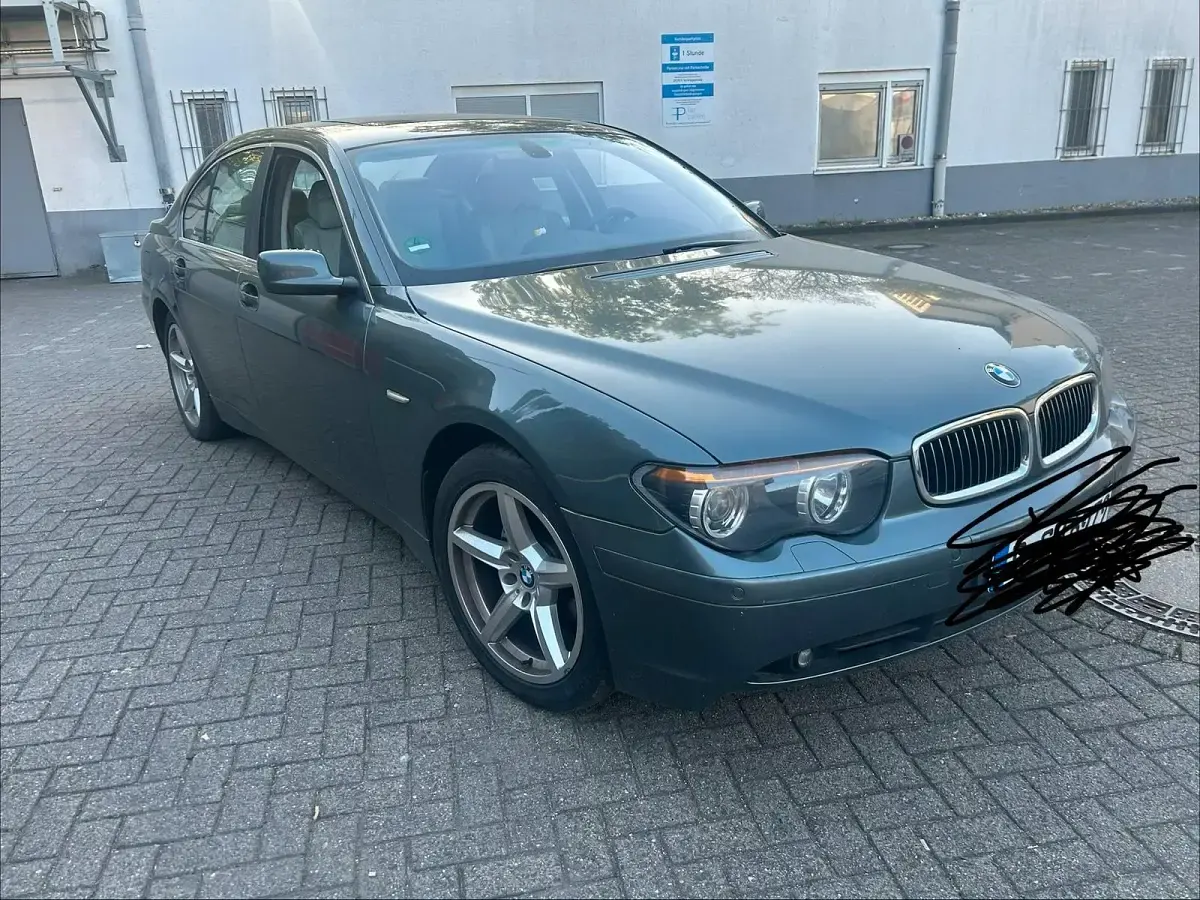 Gebraucht BMW 735 279 PS (205 kW) 2002 Grau Limousine