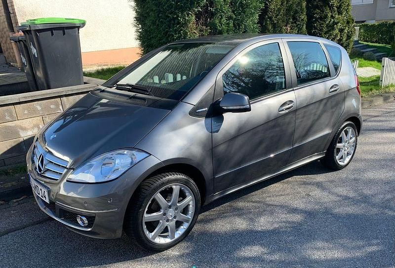 Grau Gebraucht 2008 Mercedes A170 Avantgarde Van / Kleinbus | 4.000 € (Fairer Preis) - Bild 1/4