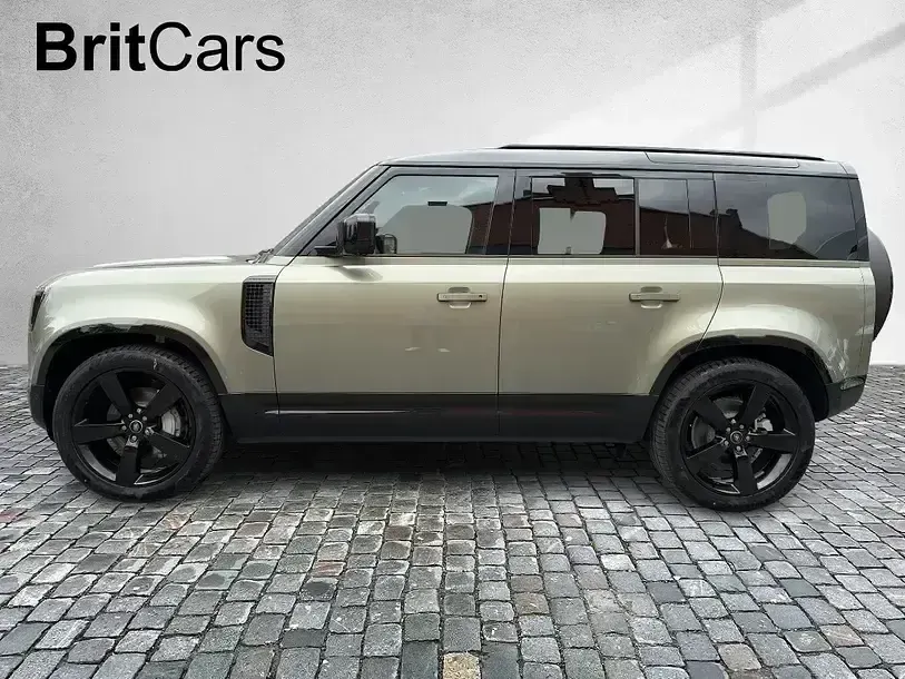 Gebraucht Land Rover Defender HSE Dynamic 300 PS (220 kW) 2025 Pangea green SUV