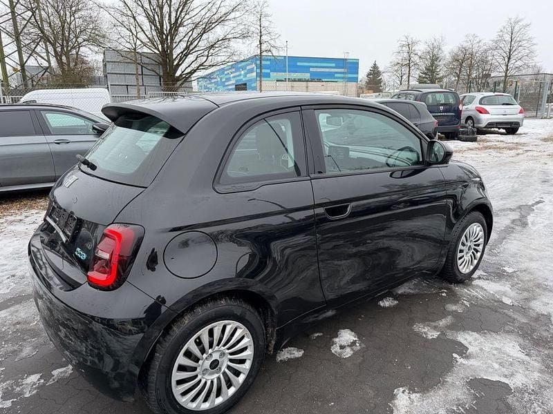 Gebraucht Fiat 500e Action 69 kW (95 PS) 2022 Schwarz