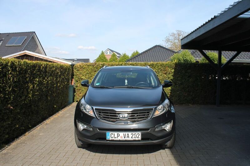 Schwarz Gebraucht 2012 Kia Sportage Spirit SUV | 9.499 € (Fairer Preis) - Bild 1/4