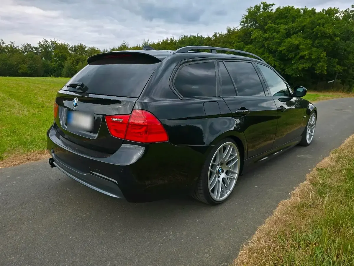 Gebraucht BMW 330 Competition Edition 245 PS (180 kW) 2009 Schwarz Kombi