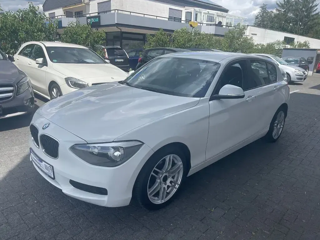 Gebraucht BMW 114 102 PS (75 kW) 2014 Weiß Kleinwagen