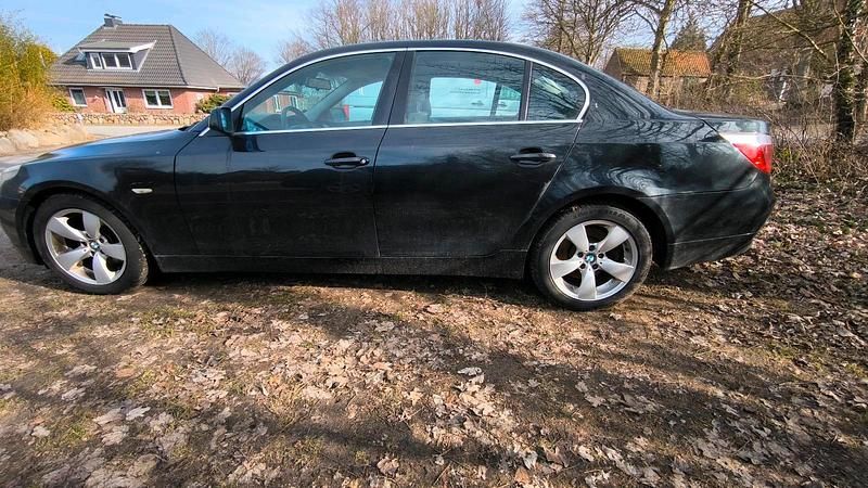 Gebraucht BMW 520 170 PS (125 kW) 2007 Schwarz Limousine