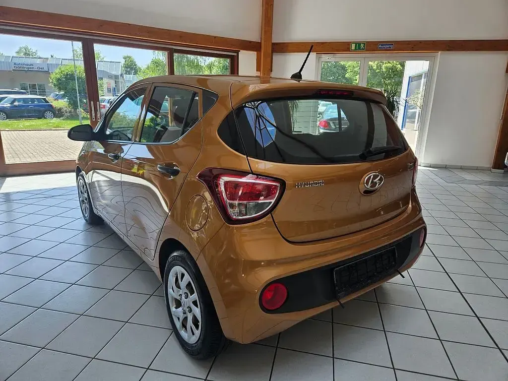 Gebraucht Hyundai i10 Style 67 PS (49 kW) 2017 Orange Kleinwagen
