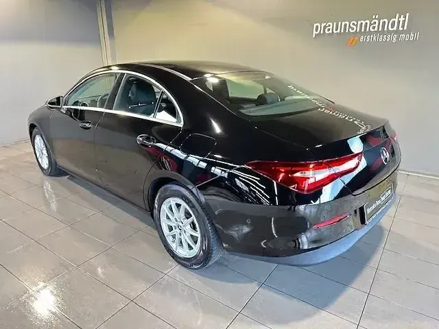 Gebraucht Mercedes CLA180 136 PS (100 kW) 2023 Schwarz Limousine