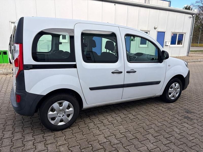 Gebraucht Renault Kangoo 75 PS (55 kW) 2018 Weiß Van / Kleinbus