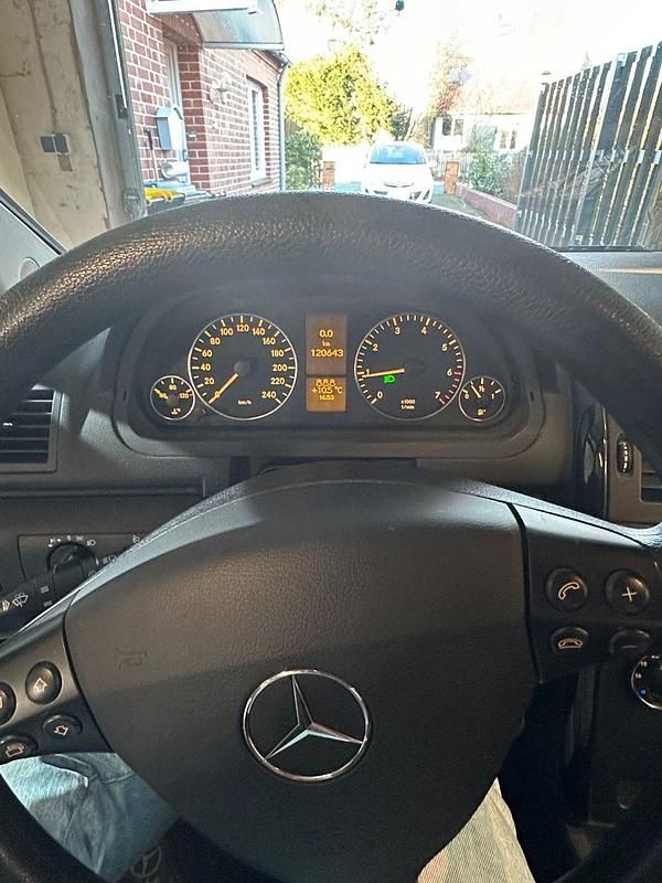 Gebraucht Mercedes A150 95 PS (69 kW) 2008 Schwarz Kleinwagen