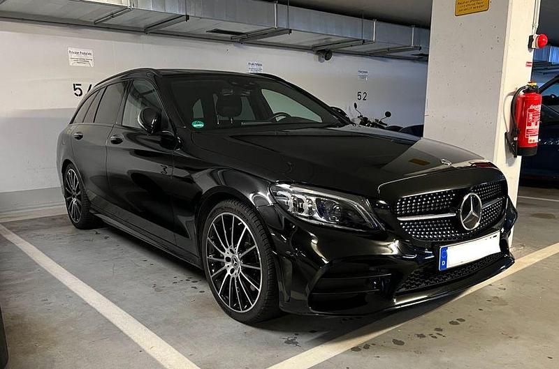 Gebraucht Mercedes C400 333 PS (244 kW) 2018 Schwarz Limousine