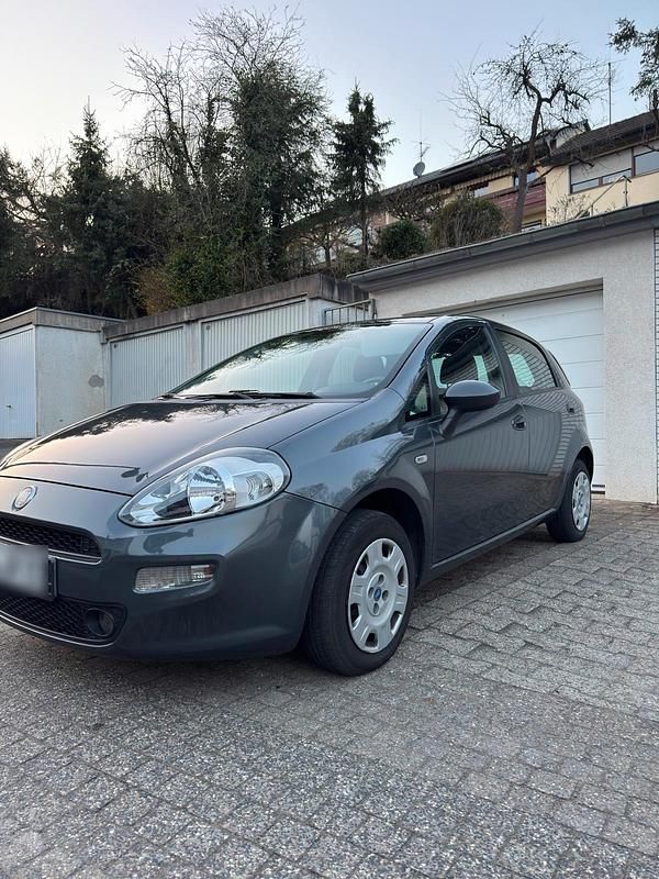 Gebraucht Fiat Punto 69 PS (50 kW) 2014 Grau Kleinwagen