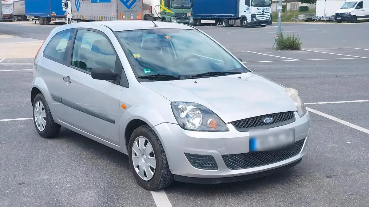 Gebraucht Ford Fiesta Fun X 80 PS (58 kW) 2007 Silber Kleinwagen