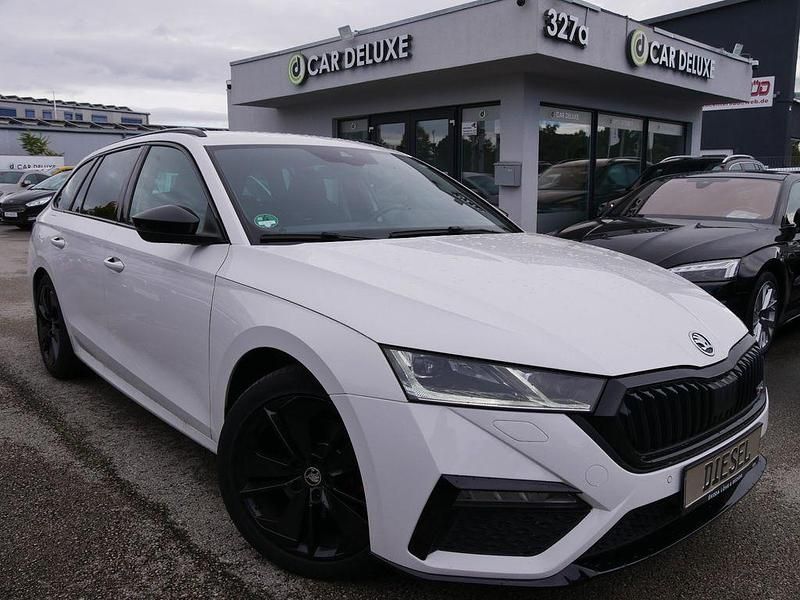 Weiß Gebraucht 2023 Skoda Octavia RS Kombi | 34.999 € - Bild 1/4