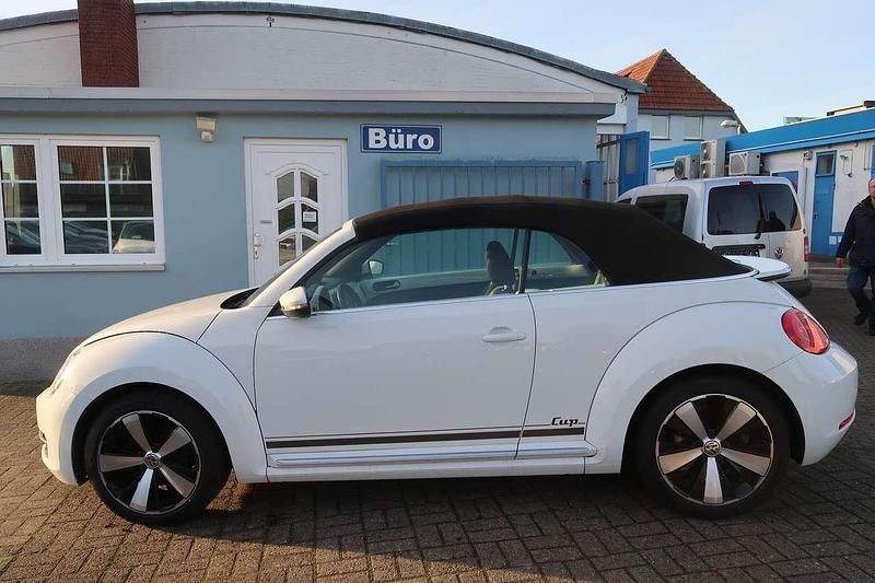 Gebraucht VW Beetle Cabriolet Cup 105 PS (77 kW) 2015 Pure white Cabrio