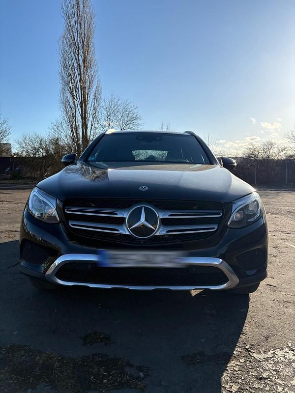 Gebraucht Mercedes GLC250 Exclusive 204 PS (150 kW) 2017 Schwarz SUV
