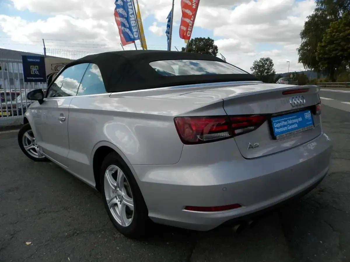 Gebraucht Audi A3 Cabriolet Attraction 125 PS (91 kW) 2015 Grau Cabrio