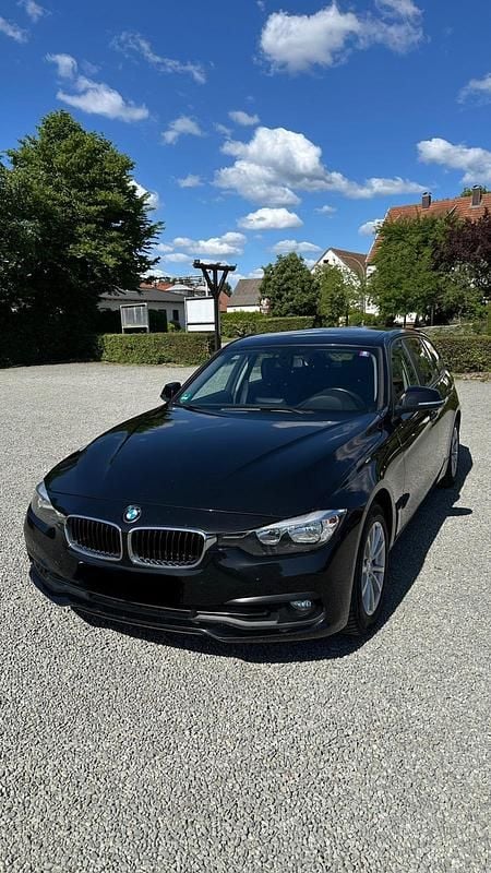 Schwarz Gebraucht 2016 BMW 318 Advantage Kombi | 5.250 € (Fairer Preis) - Bild 1/4