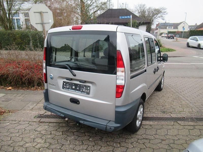 Gebraucht Fiat Doblò 65 PS (47 kW) 2005 Silber Van / Kleinbus