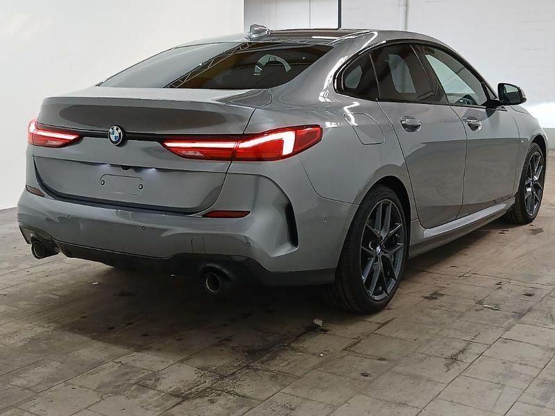Gebraucht BMW 220 M Sport 190 PS (139 kW) 2024 Skyscraper grau (metallic) Coupé