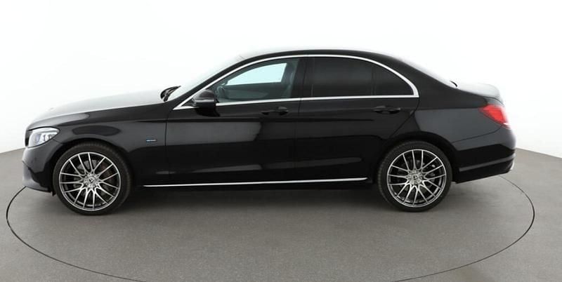 Schwarz Gebraucht 2020 Mercedes C300e Limousine | 28.000 € - Bild 1/4
